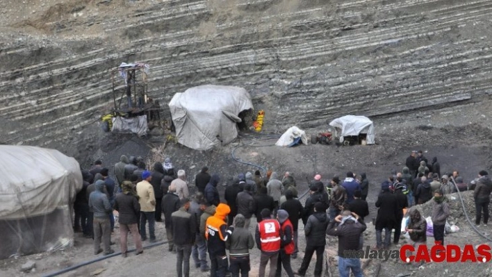 Şırnak'taki göçükte arama kurtarma çalışmaları devam ediyor