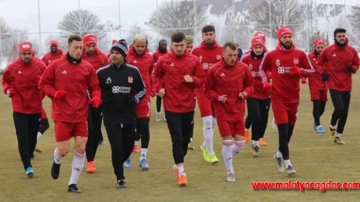 Sivasspor, Alanya mesaisini 3 eksikle sürdürdü