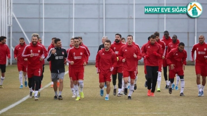 Sivasspor antrenmanlara başlıyor