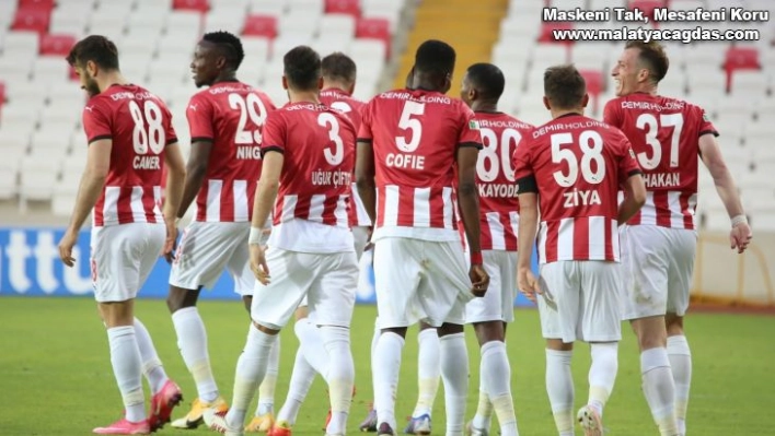 Sivasspor'da 10 futbolcunun sözleşmesi bitiyor!