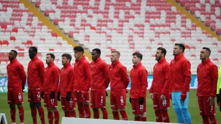 Sivasspor'da 3 futbolcu kart sınırında