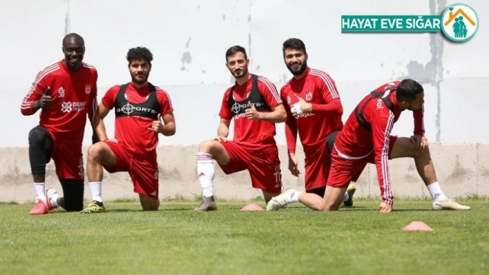 Sivasspor'da Denizlispor mesaisi devam ediyor