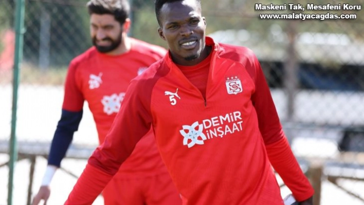 Sivasspor'da Isaac Cofie'nin durumu belirsiz!