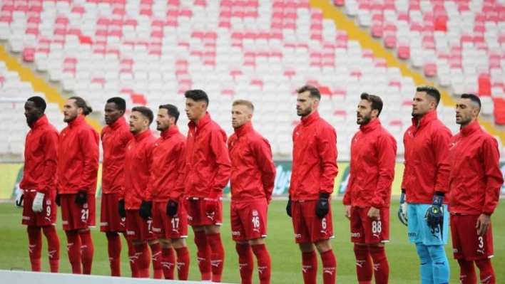 Sivasspor'da zorlu Adana maçı öncesi 2 sakat futbolcu bulunuyor