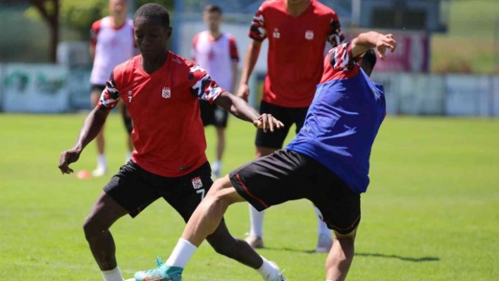 Sivasspor günün ilk antrenmanını yaptı