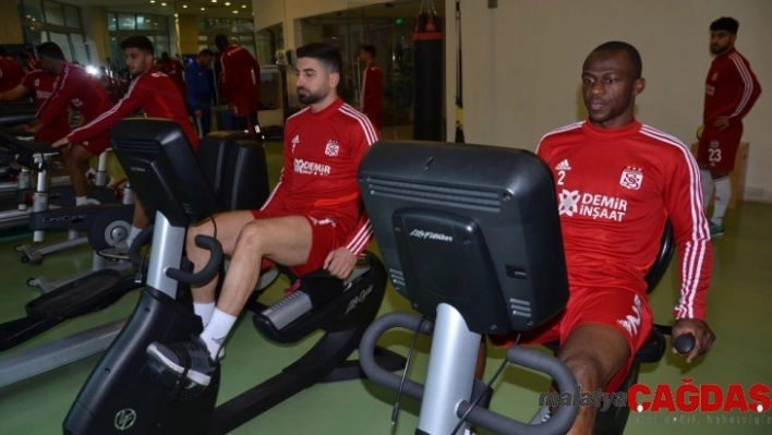 Sivasspor salonda çalıştı