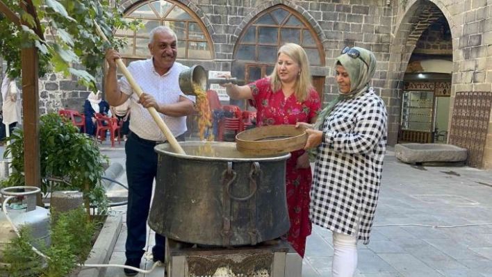 Siverek'te bulgur kaynatma geleneği şenlikle yaşatılıyor