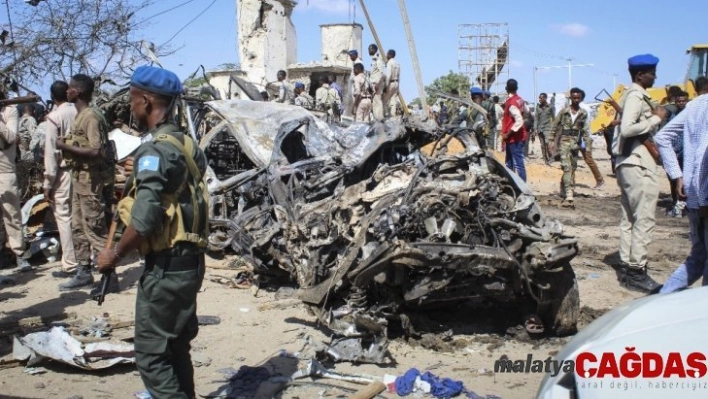 Somali'nin başkenti Mogadişu'da bomba yüklü araçla düzenlenen saldırıda ölü sayısı 61'e yükseldi.