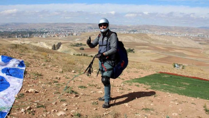 Sonunda bu da oldu, havada usturalı sakal tıraşı