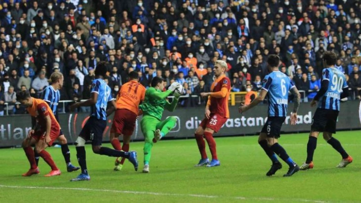 Spor Toto Süper Lig: Adana Demirspor: 0 - Galatasaray: 0 (İlk yarı)