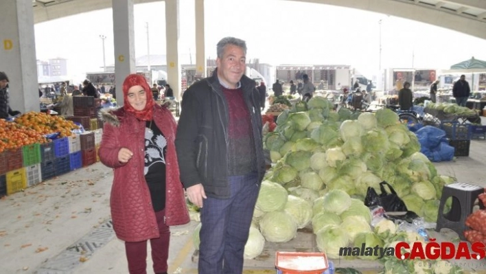 Şuhut'a kazandırılan Kapalı Pazar Yeri için esnaflardan başkana teşekkür