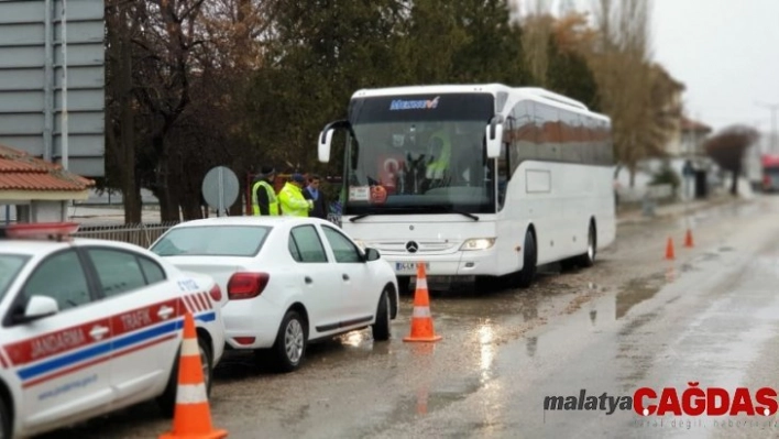 Şuhut'ta seyahat otobüsleri denetlendi