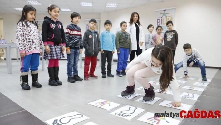 Sultangazili çocuklar deyim ve sözcükleri resme döktü