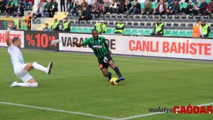 Süper Lig: Denizlispor: 0  - Rizespor: 0 (İlk yarı)