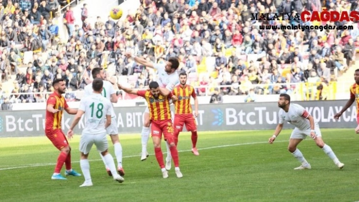 Süper Lig: Yeni Malatyaspor: 0 - Konyaspor: 1 (İlk yarı)