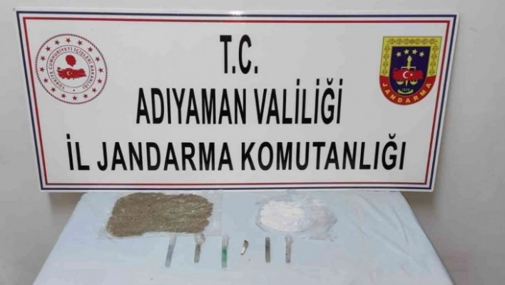 Şüpheli araçtan uyuşturucu ele geçirildi