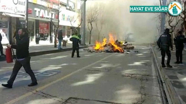 Sürücünün hızlı, kamyoneti yanmaktan kurtardı