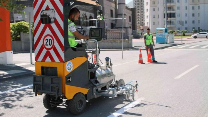 Talas Belediyesi kendi yolunu çizecek