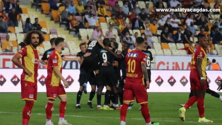 Yeni Malatyaspor'un kötü gidişatına Taraftarlardan tepki