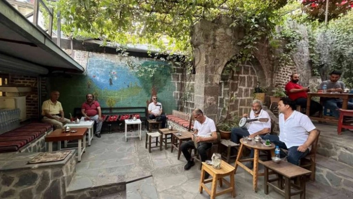 Tarihi mekanda Diyarbakır türküleri geleneği yaşatılıyor