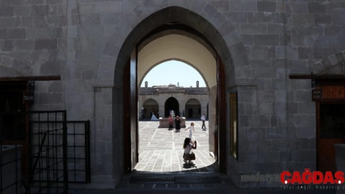 Tarihin Malatya'ya mirası 'Silahtar Mustafa Paşa Kervansarayı'