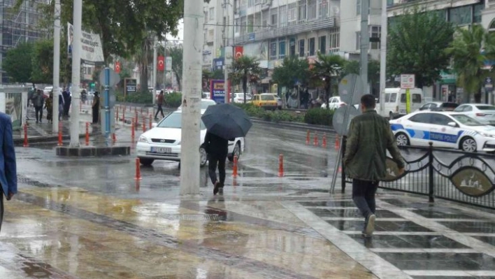 Tarım şehri Şanlıurfa'da beklenen yağmur yağdı