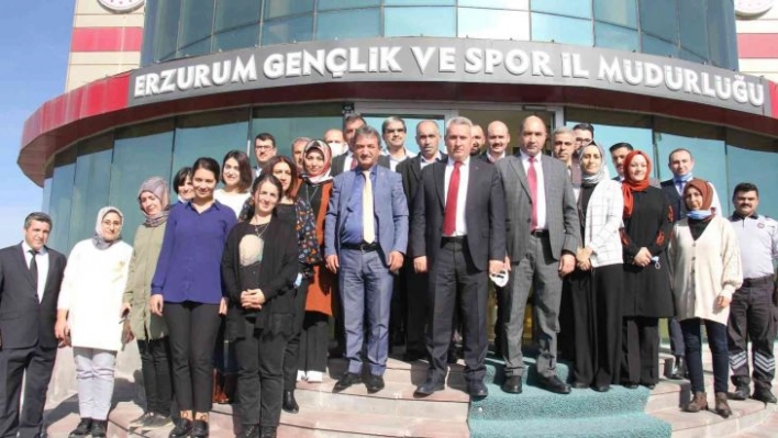 Taşkesenligil personelle vedalaştı