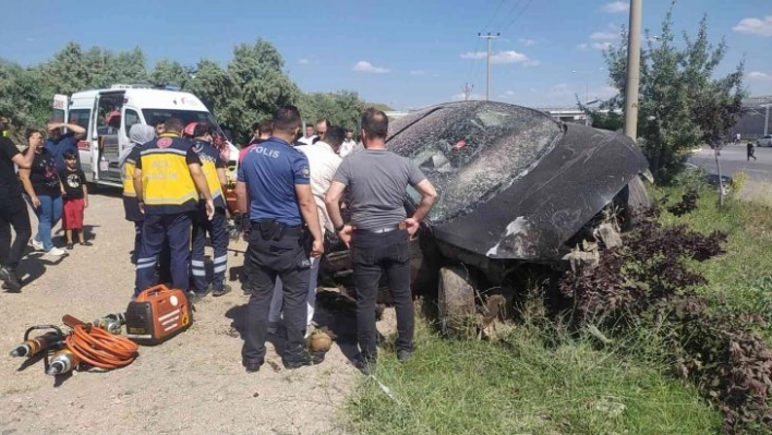 Tatilin ilk günü aşırı hız kazaya sebep oldu: 4 yaralı