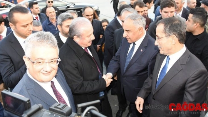 TBMM Başkanı Şentop, Adıyaman Üniversitesi standını ziyaret etti