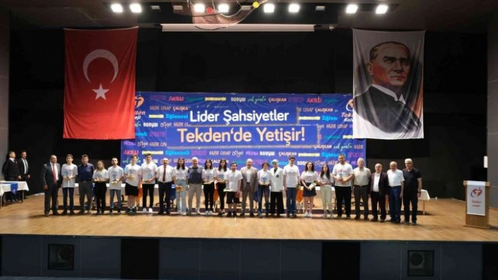 Tekden Fen ve Anadolu Lisesi'nde 77 öğrenci YKS'de derece yaptı