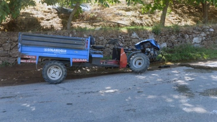 Tekeri yerinden fırlayan çapa motoru devrildi: 1 yaralı