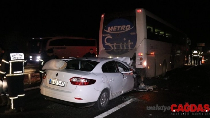 TEM'de trafik kazası: 2'si ağır 3 yaralı