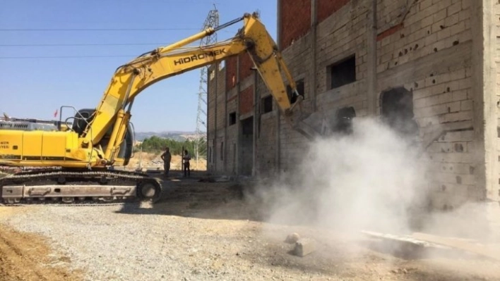 Terminal Caddesi'nde yol genişletme çalışması