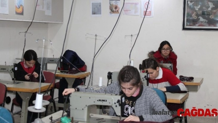 Tosya'da tekstil sektörüne ara eleman yetiştirmek için moda tasarımı bölümü açıldı