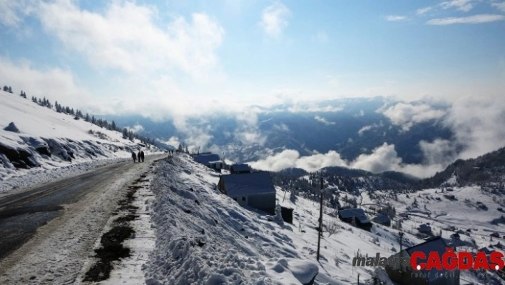 Trabzon yaylalarında kar manzaraları