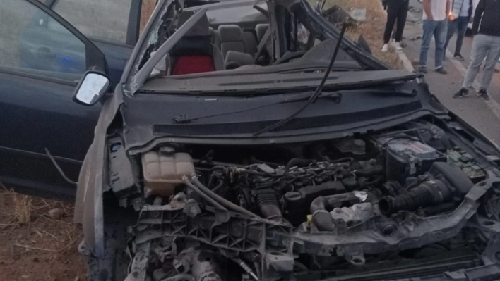 Trafik Kazası: 1 kişi öldü, 1 kişi yaralandı