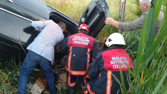 Trafik Kazası: 1 kişi öldü, 4 kişi yaralandı