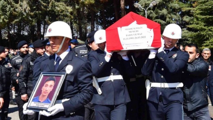 Trafik kazasında hayatını kaybeden polis ve eşi törenle memleketlerine uğurlandı