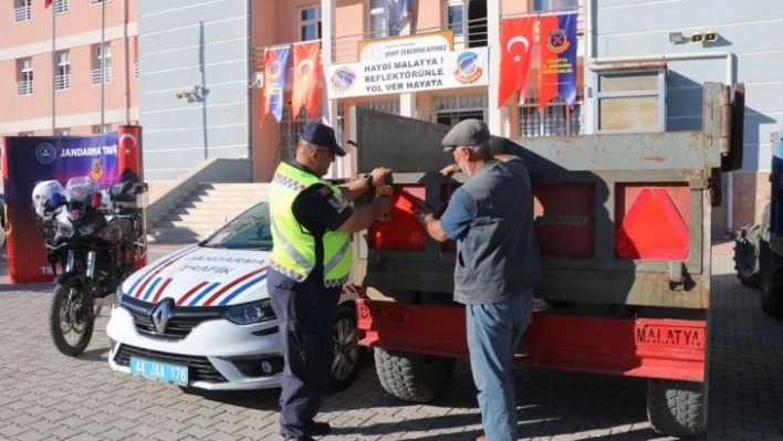 Traktör sahiplerine Reflektör uyarısı