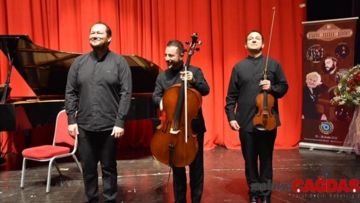 Trio Hexis, Tekirdağ'da piyano konseri verdi