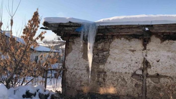 Tufanbeyli'de kardan sonra dondurucu soğuk başladı