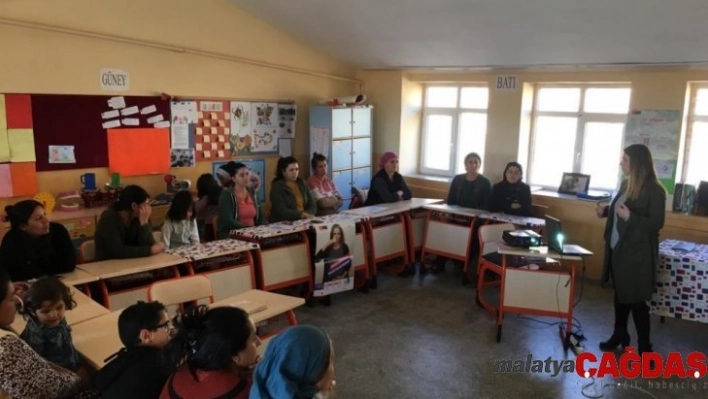 Tunceli'de  'Şiddetle mücadele ve erken yaşta evlilik' eğitimi