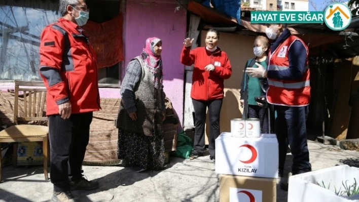 Türk Kızılayı'ndan engelli vatandaşlara gıda yardımı