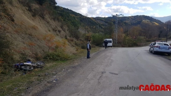 Türkeli'de motosiklet ile minibüs çarpıştı: 1 yaralı