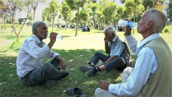 Türkiye'nin batısı yağışla boğuşurken Şanlıurfa sıcaktan kavruluyor