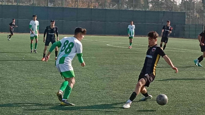 U-18'de şampiyonu Battalgazi oldu