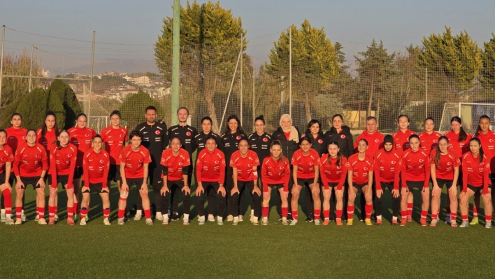 U17 Kız Millî Takımımız, Antalya'da Hazırlıklara Başladı