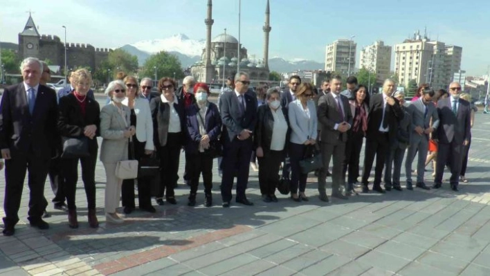 Uğur Nuri Akın: 'Artık eczacıların ve eczanelerin hakkı teslim edilmelidir'