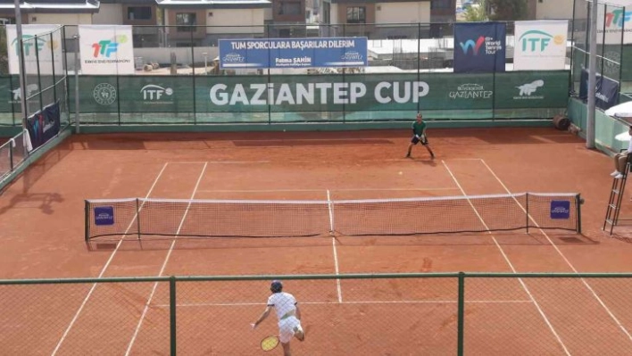 Uluslararası Gaziantep Cup tenis turnuvasında heyecan sürüyor