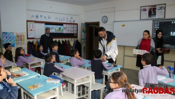 Üniversite öğrencilerinden köy okuluna 'zeka oyunları' projesi